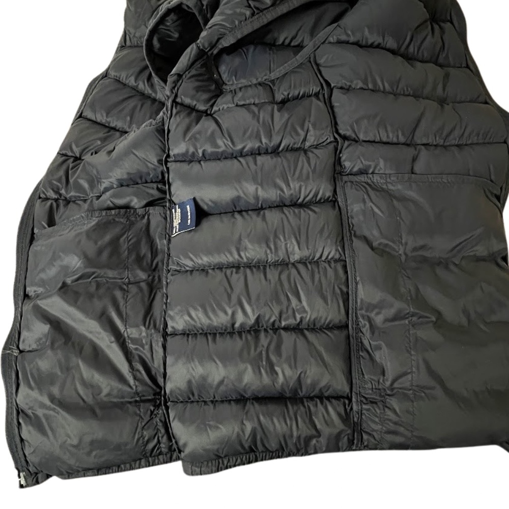 G.H. Bass & Co Down Puffer Vest Lightweight 🎉Host Pick🎉 - Picture 5 of 7